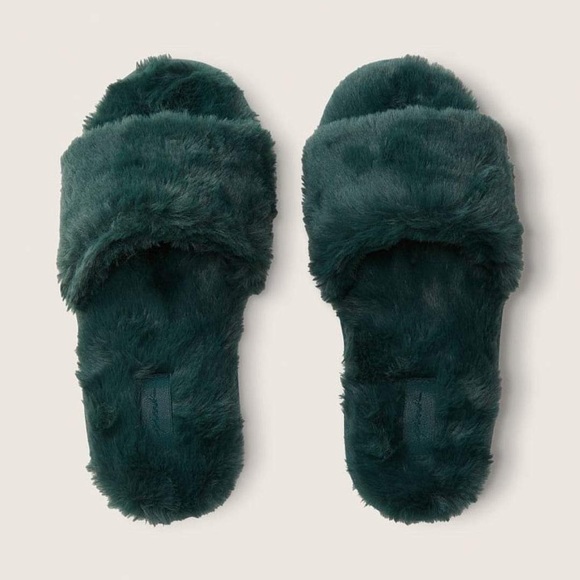 PINK VS Faux Fur Slipper size Small NIP - Picture 1 of 8